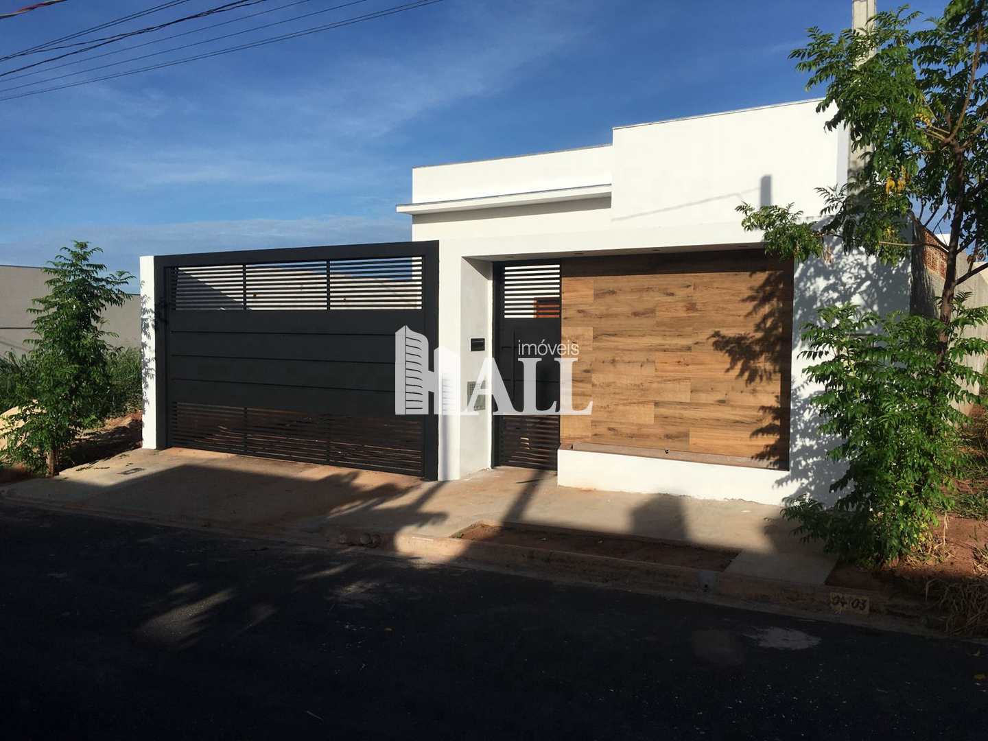 Casa à venda com 3 quartos, 75m² - Foto 2