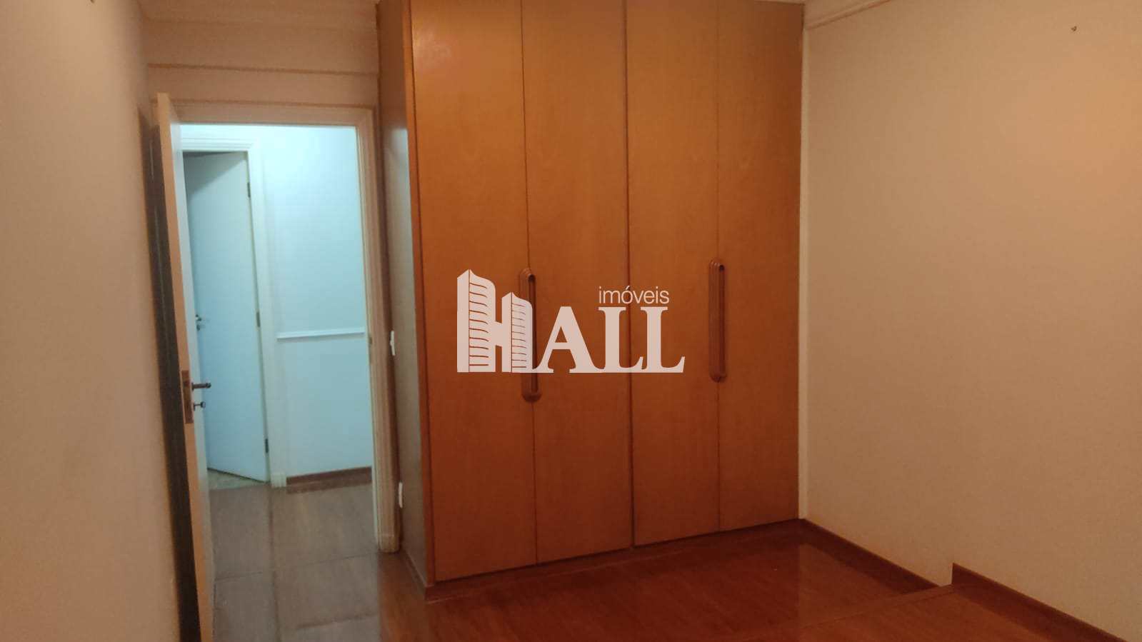 Apartamento à venda com 3 quartos, 300m² - Foto 4