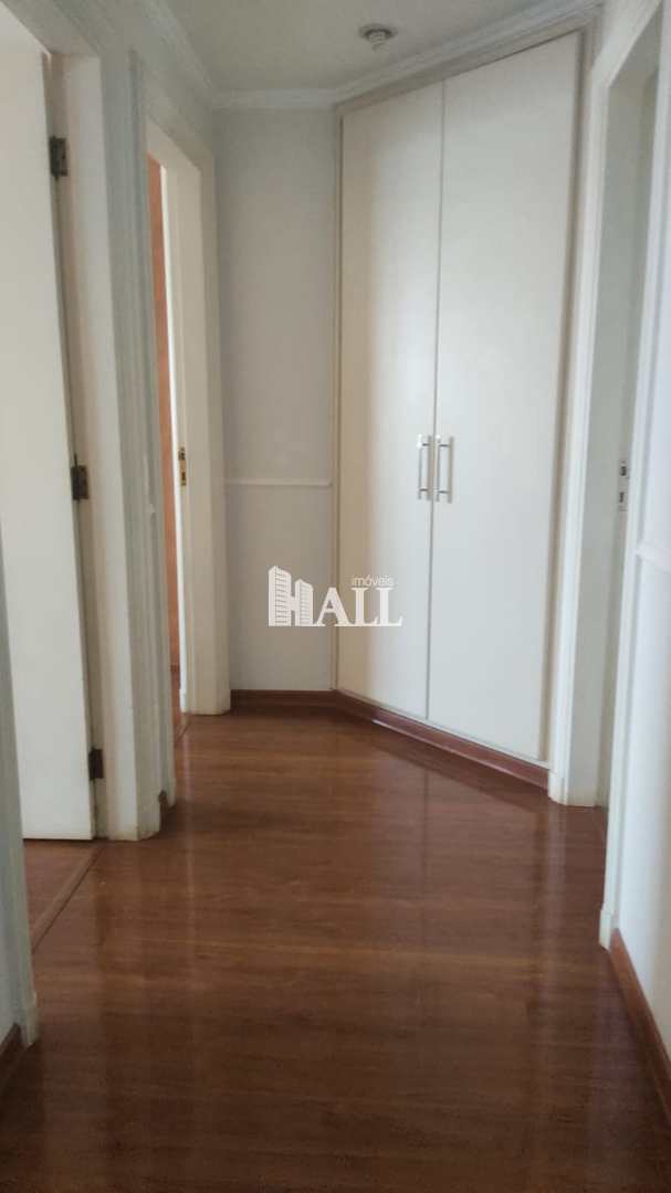 Apartamento à venda com 3 quartos, 300m² - Foto 2