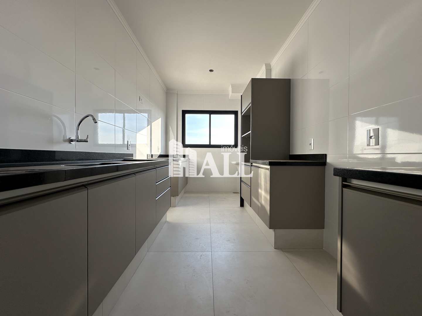 Apartamento à venda com 2 quartos, 74m² - Foto 1