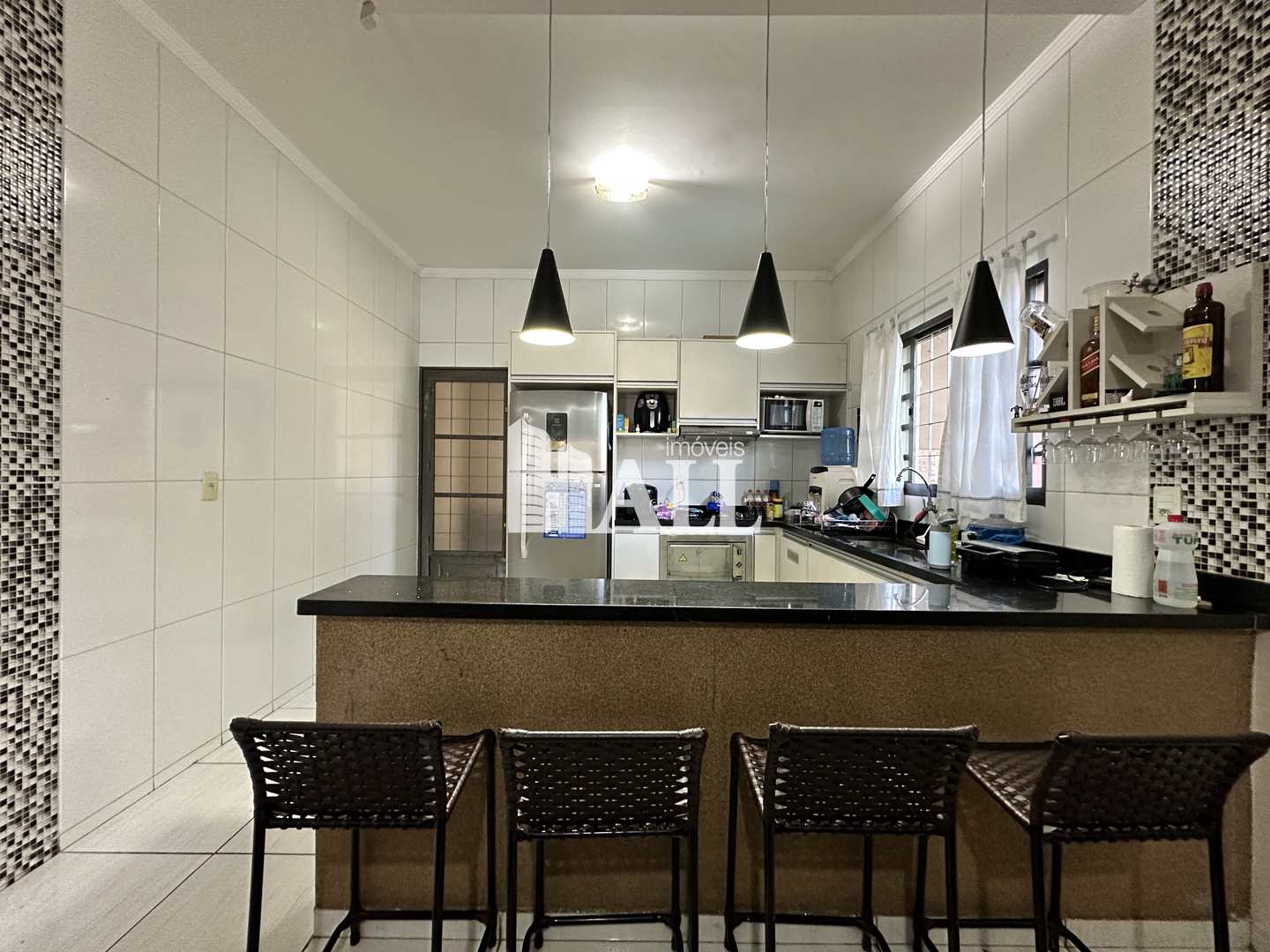 Casa à venda com 3 quartos, 130m² - Foto 1