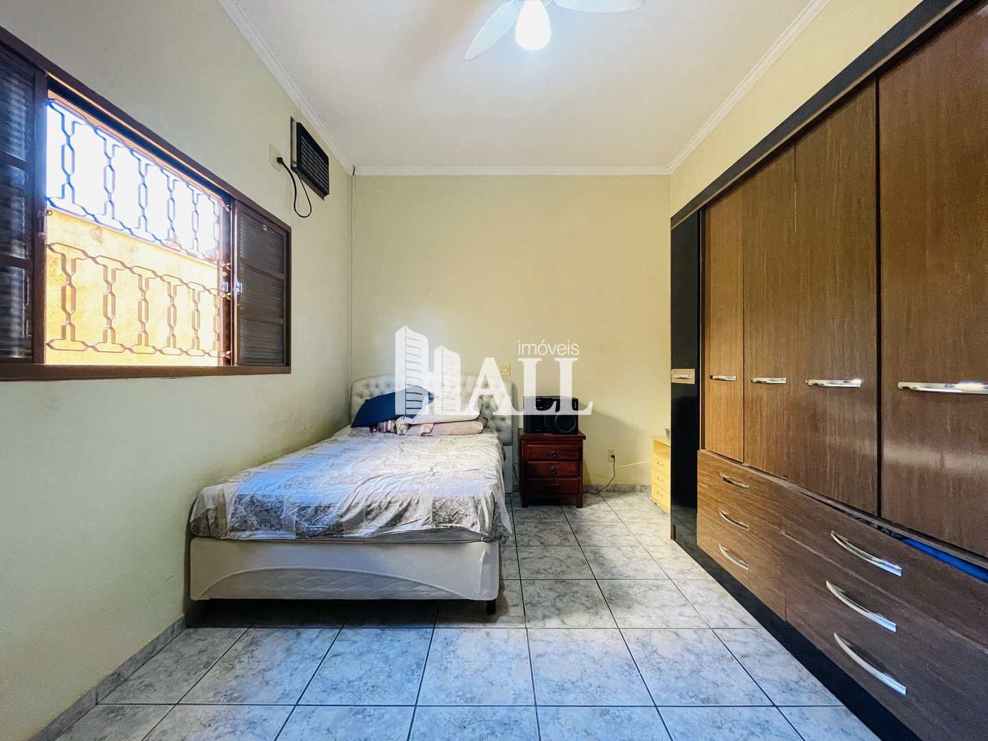 Casa à venda com 3 quartos, 240m² - Foto 3