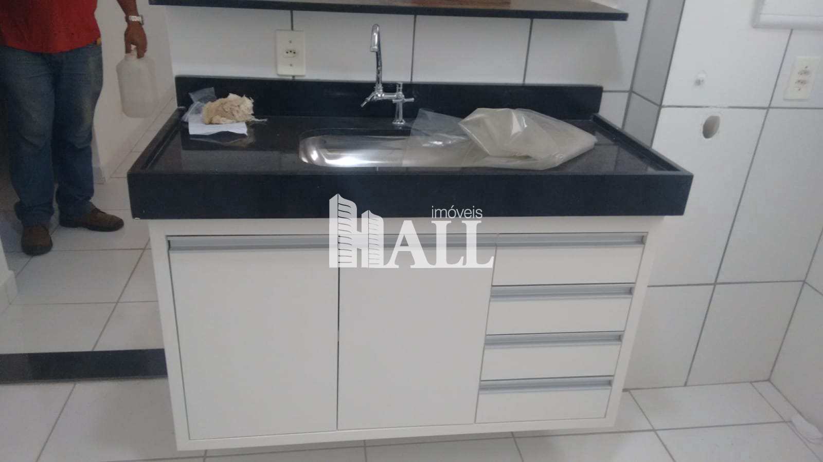 Apartamento à venda com 2 quartos, 42m² - Foto 2