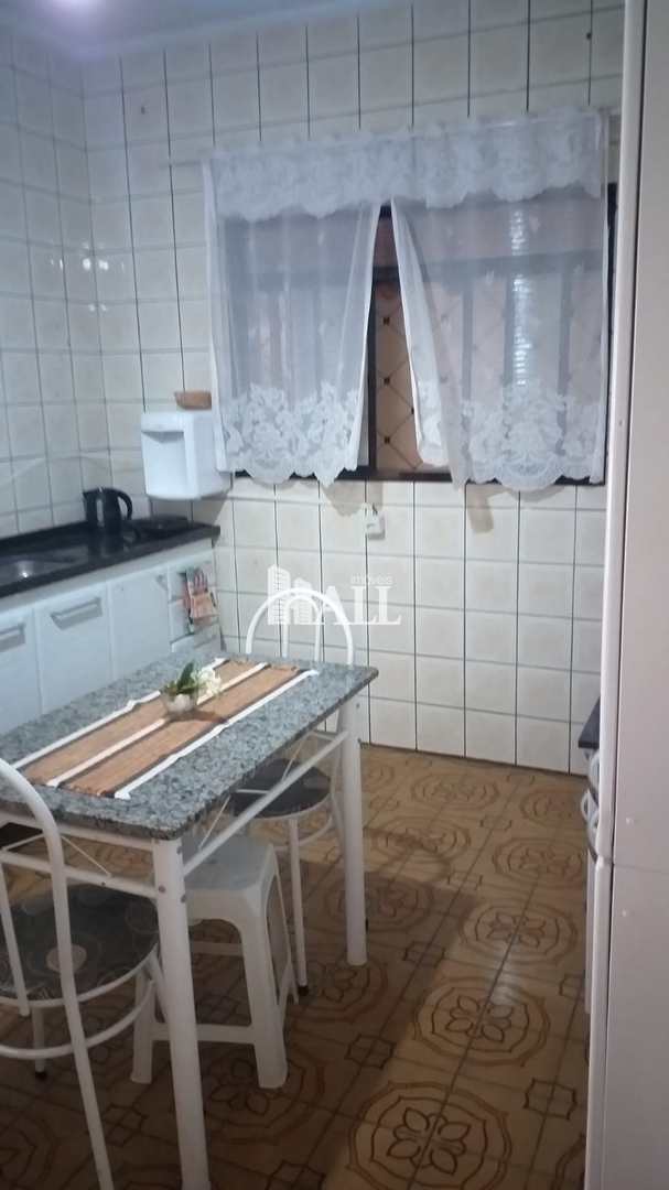 Casa à venda com 3 quartos, 200m² - Foto 4