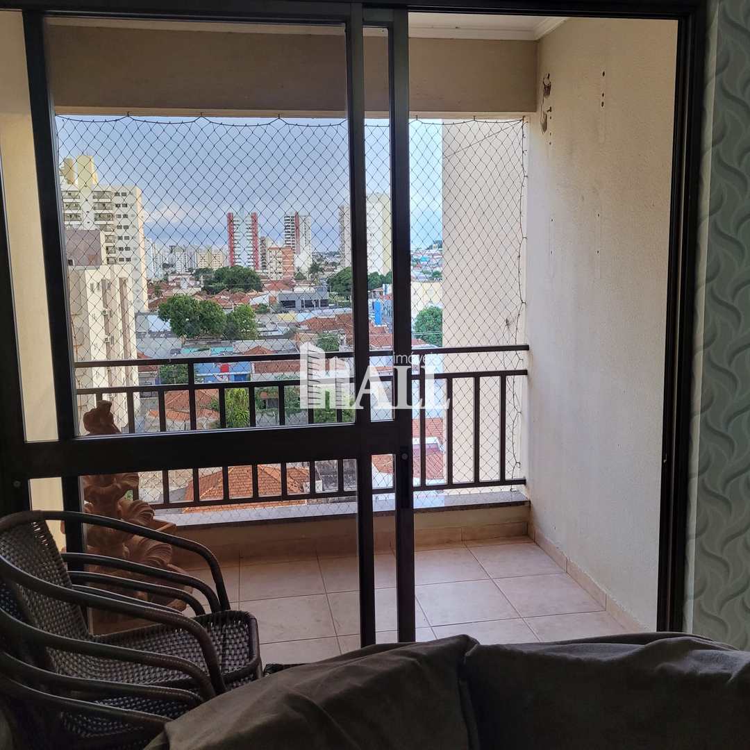 Apartamento à venda com 3 quartos, 94m² - Foto 2