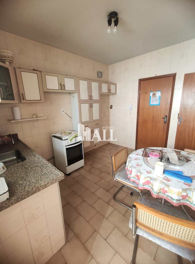 Apartamento à venda com 2 quartos, 75m² - Foto 4