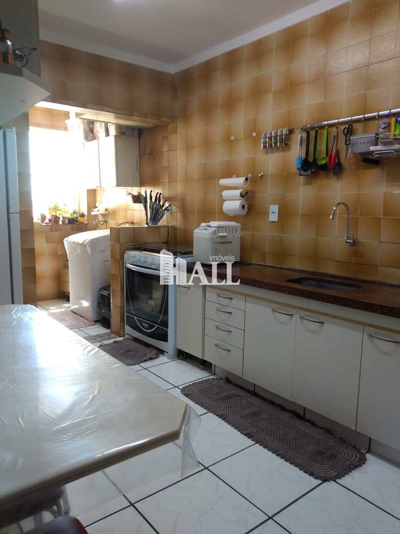 Apartamento à venda com 3 quartos, 90m² - Foto 2