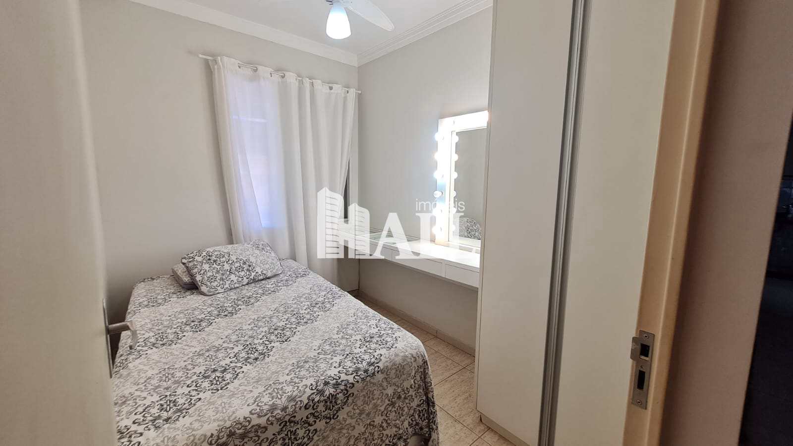 Apartamento à venda com 3 quartos, 100m² - Foto 3