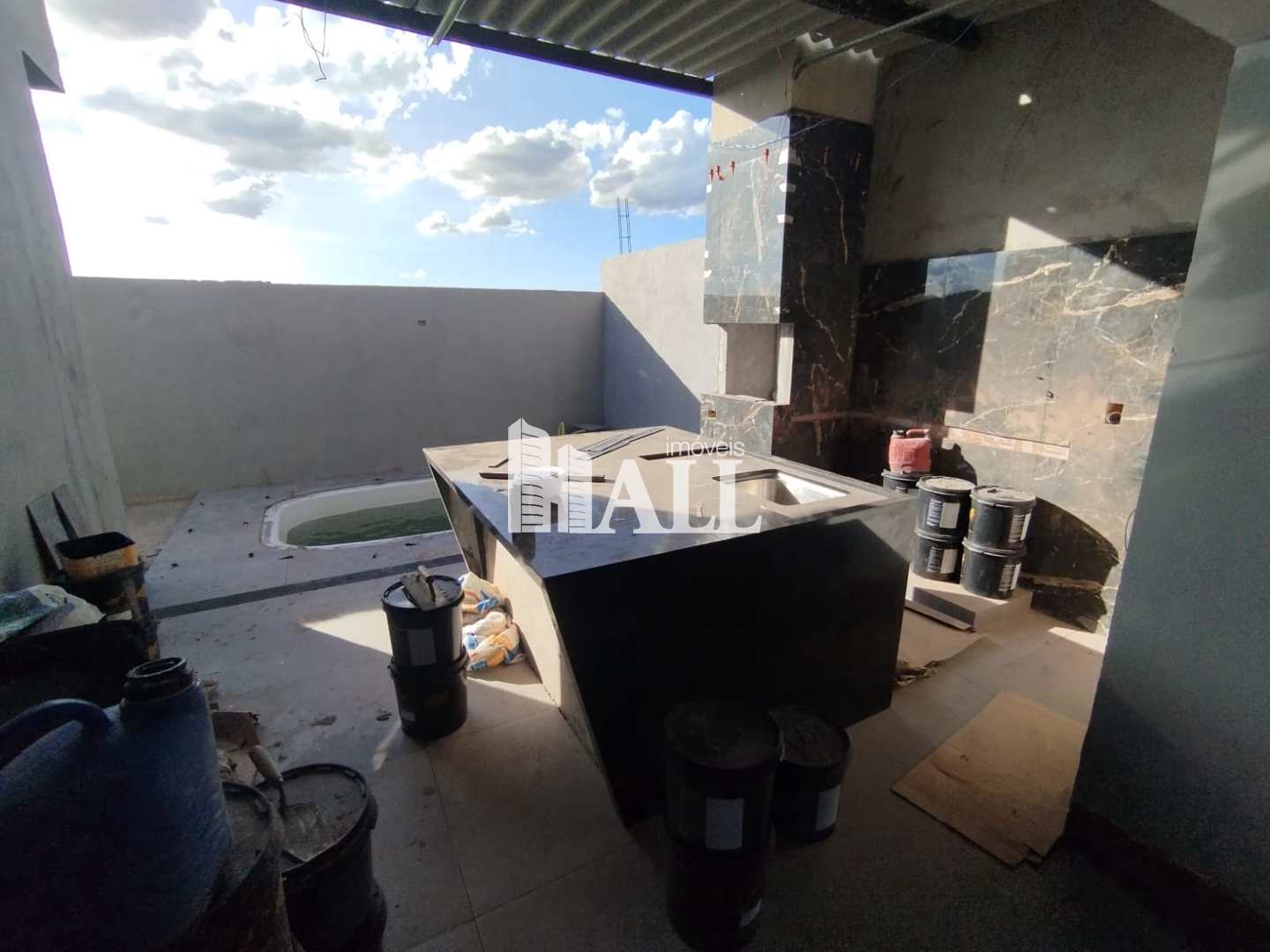 Casa à venda com 3 quartos, 126m² - Foto 1