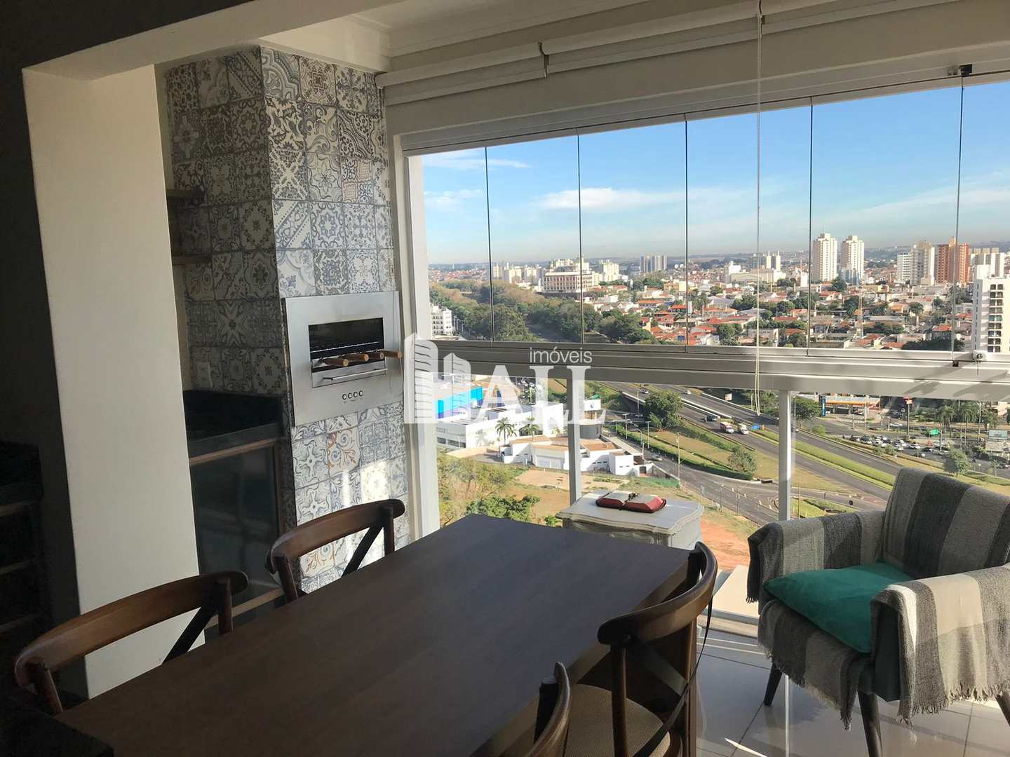 Apartamento à venda com 2 quartos, 85m² - Foto 1