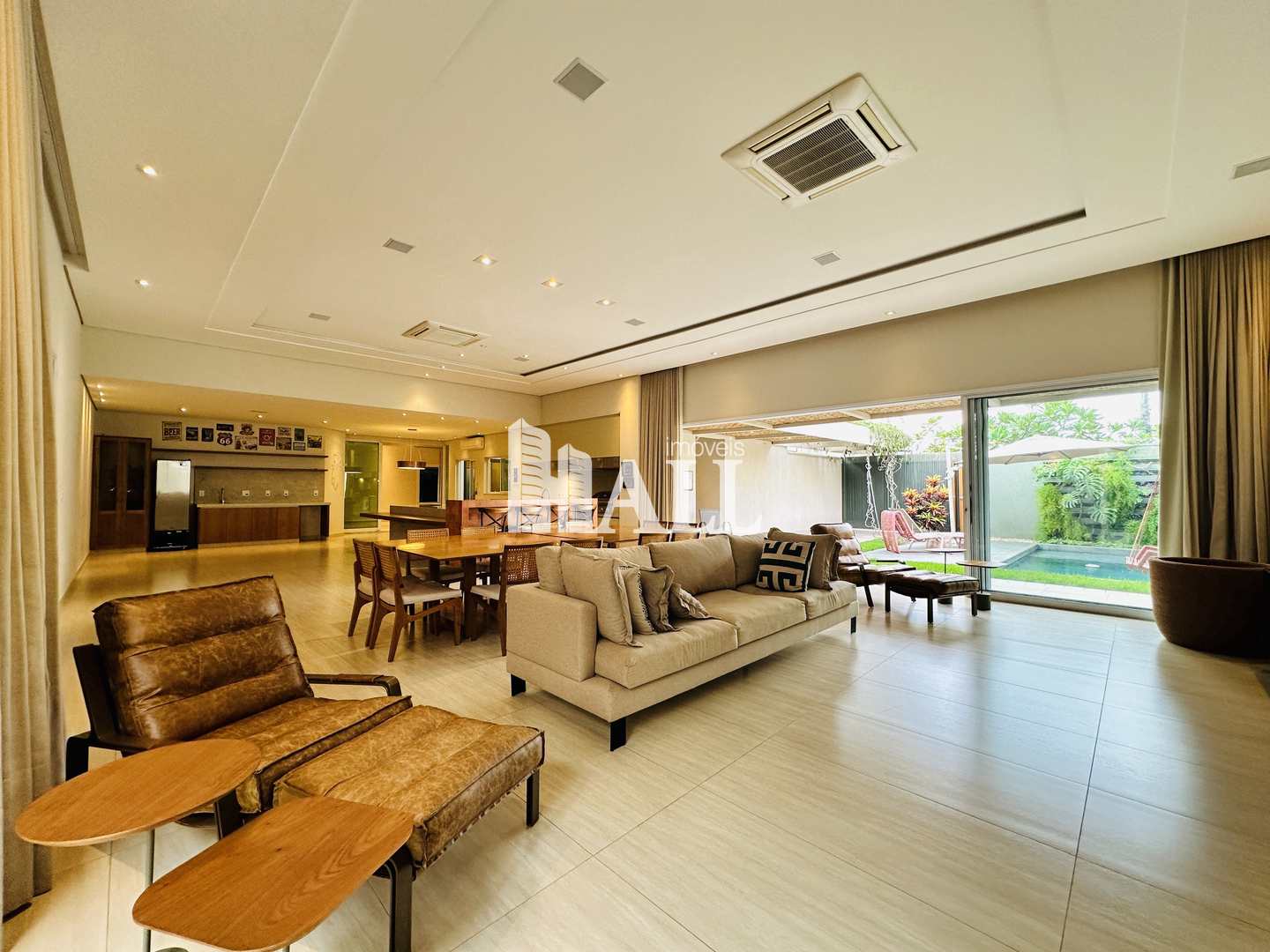 Casa de Condomínio à venda com 5 quartos, 425m² - Foto 1