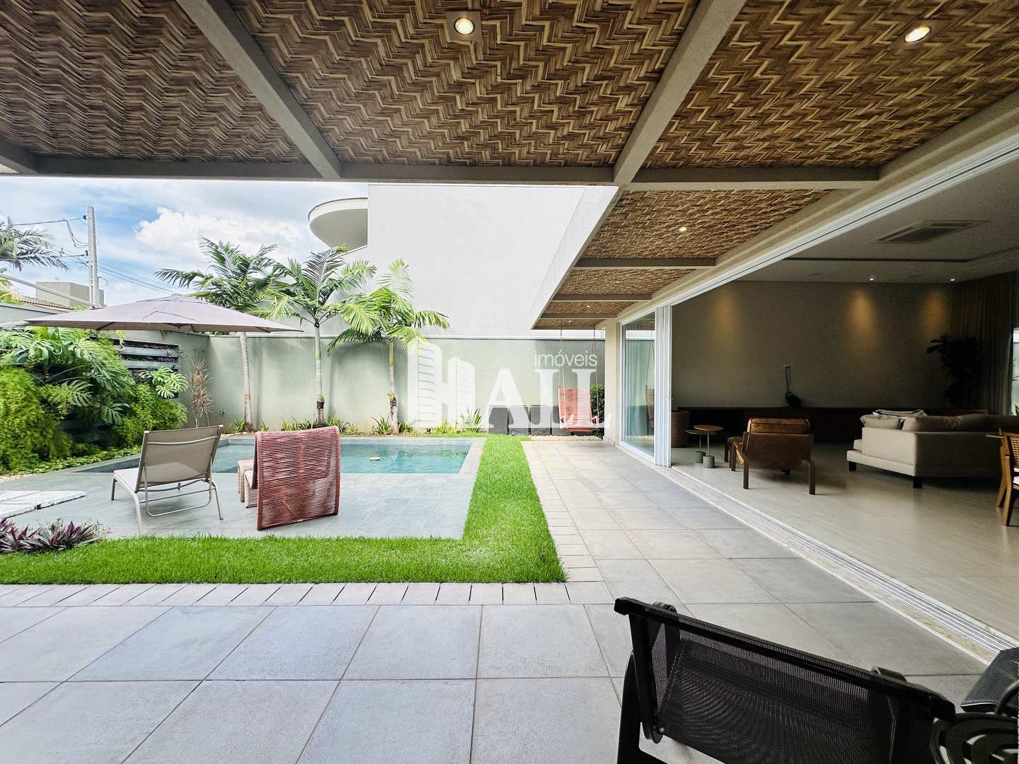 Casa de Condomínio à venda com 5 quartos, 425m² - Foto 3