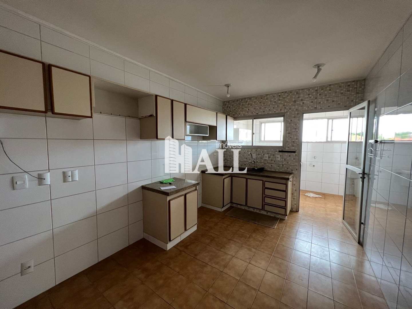 Apartamento à venda com 3 quartos, 139m² - Foto 3