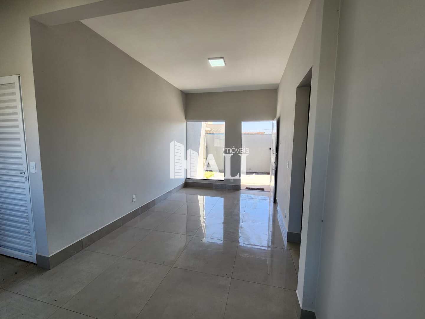 Casa à venda com 3 quartos, 80m² - Foto 1