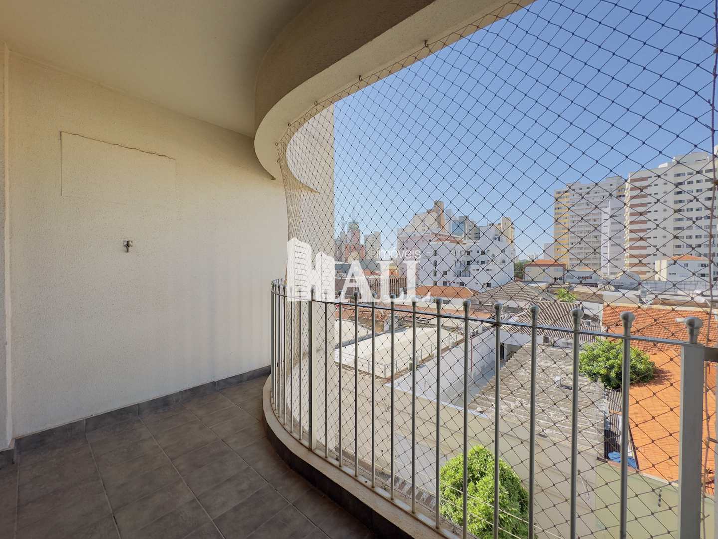 Apartamento à venda com 3 quartos, 138m² - Foto 1