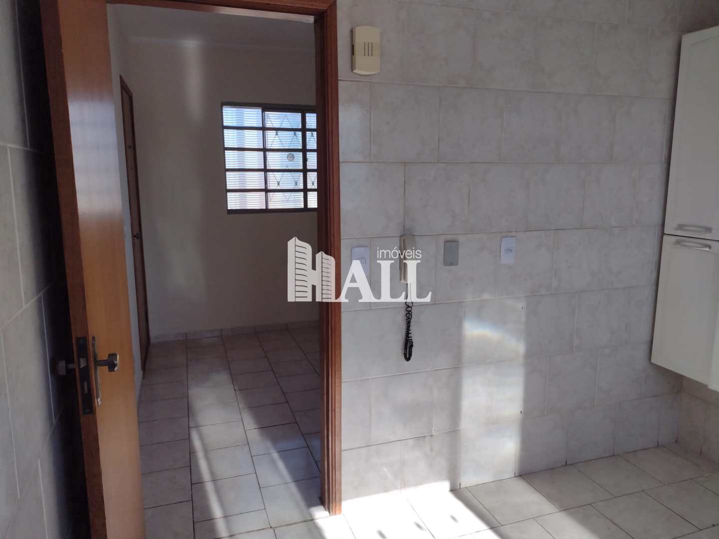 Apartamento à venda com 2 quartos, 68m² - Foto 2