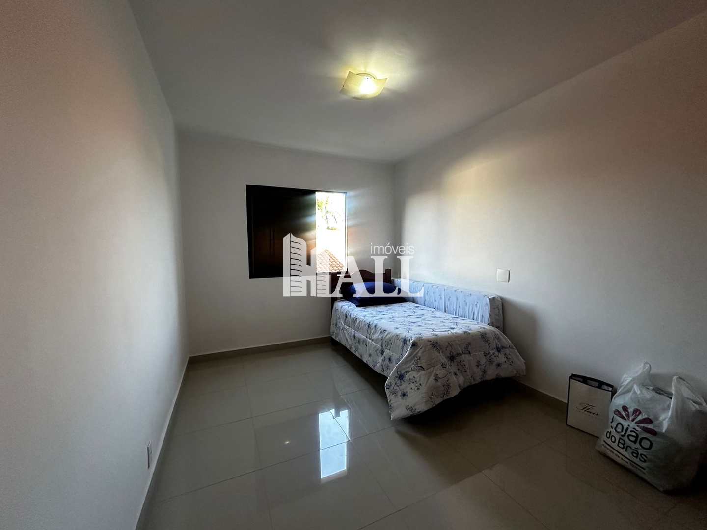 Apartamento à venda com 3 quartos, 123m² - Foto 3