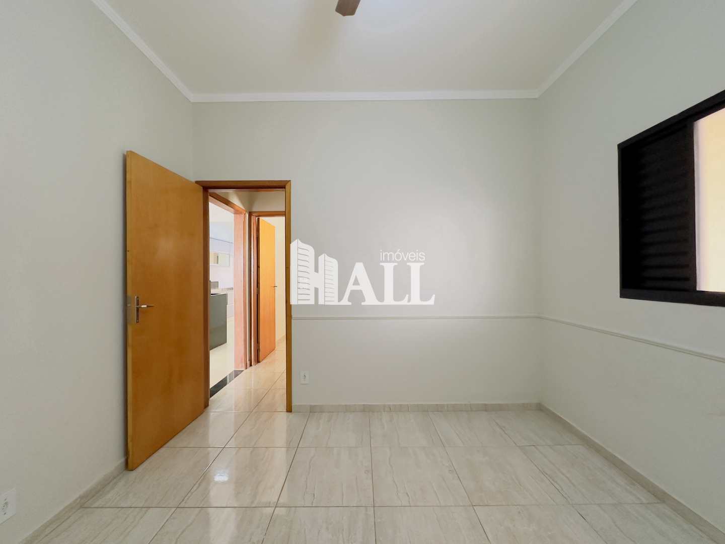 Casa à venda com 2 quartos, 170m² - Foto 2