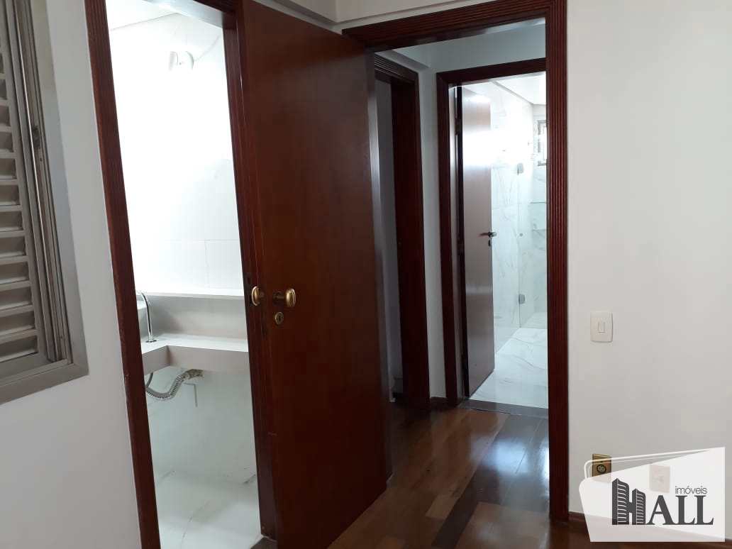 Apartamento à venda com 3 quartos, 140m² - Foto 1