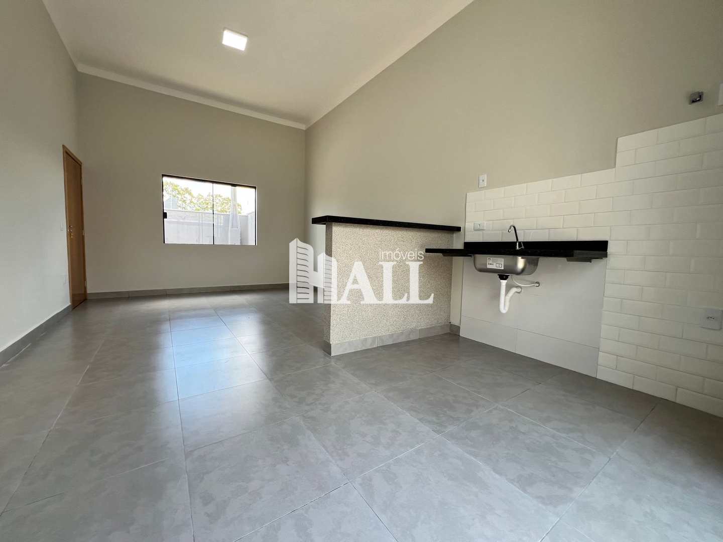 Casa à venda com 2 quartos, 64m² - Foto 1