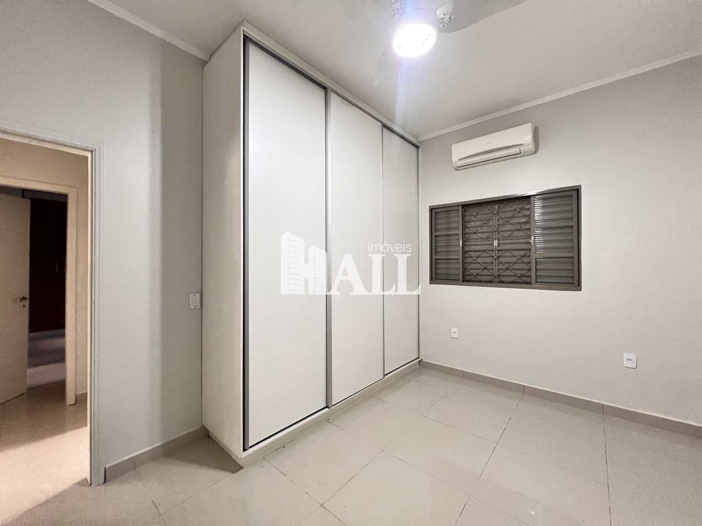 Casa à venda com 4 quartos, 220m² - Foto 9