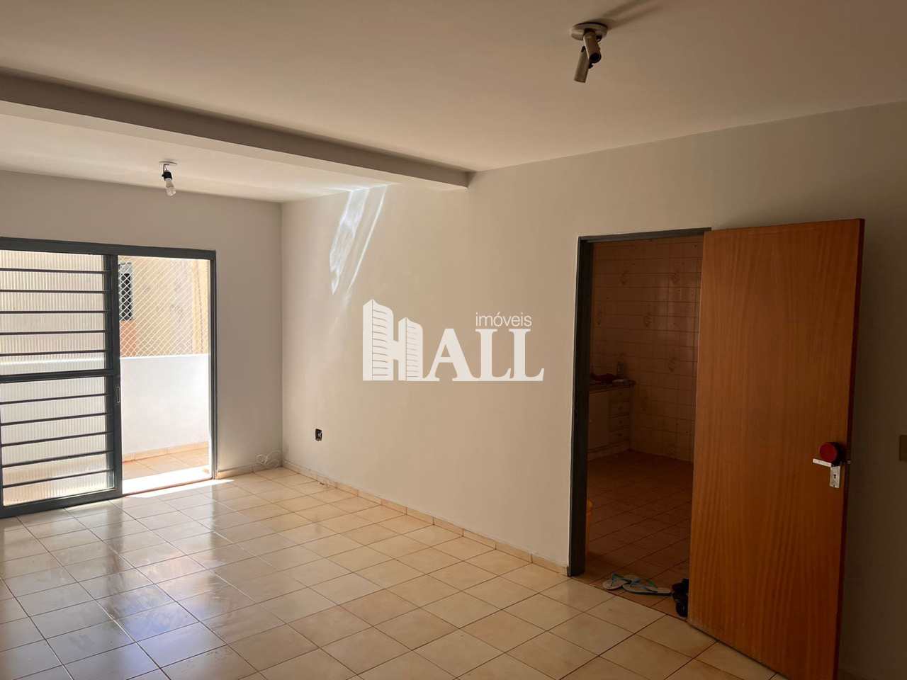 Apartamento à venda com 3 quartos, 112m² - Foto 1