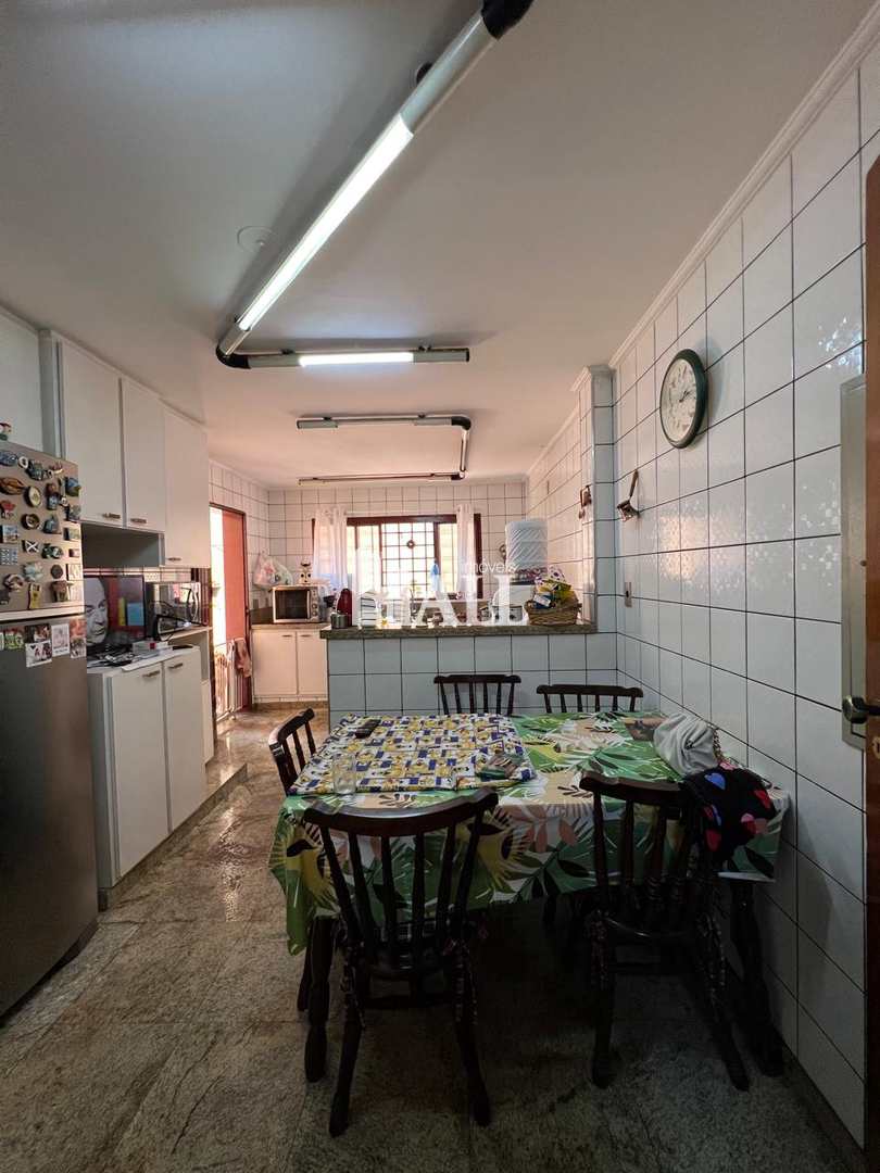 Casa à venda com 4 quartos, 248m² - Foto 4