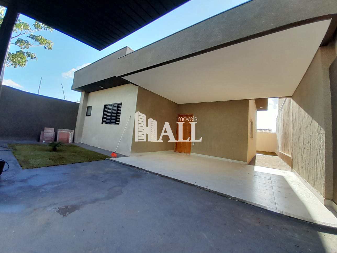 Casa à venda com 3 quartos, 296m² - Foto 1