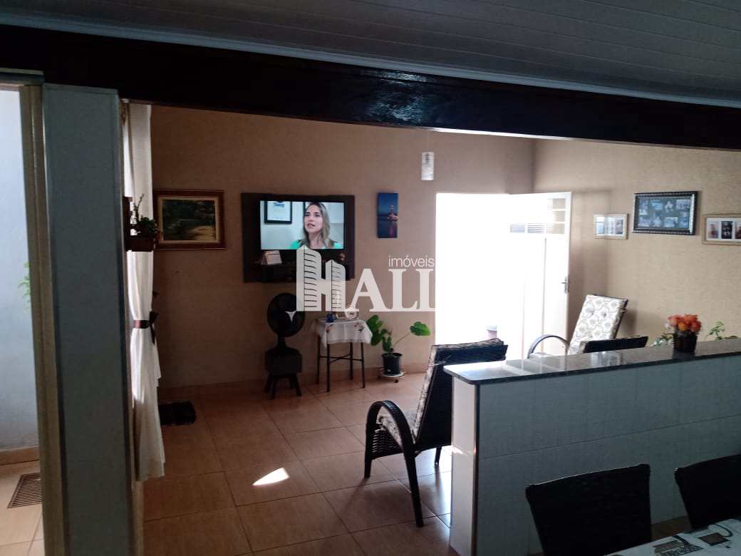 Casa à venda com 2 quartos, 150m² - Foto 1