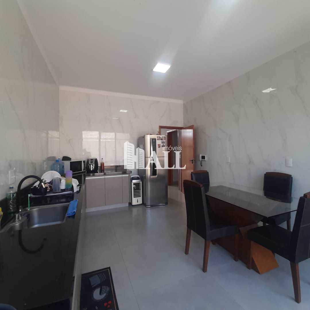 Casa à venda com 3 quartos, 133m² - Foto 2