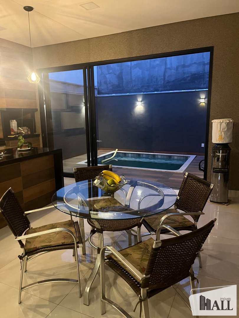 Casa de Condomínio à venda com 3 quartos, 170m² - Foto 2