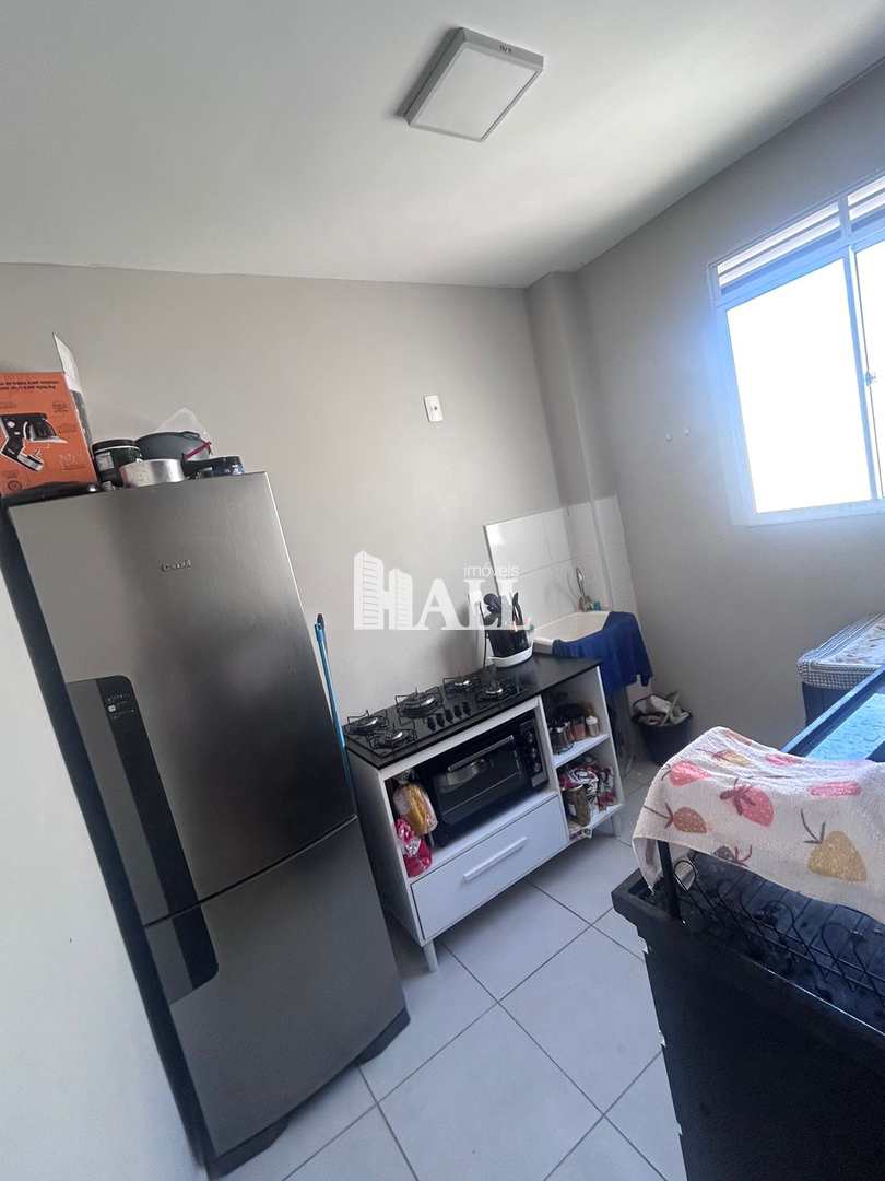 Apartamento à venda com 2 quartos, 46m² - Foto 2