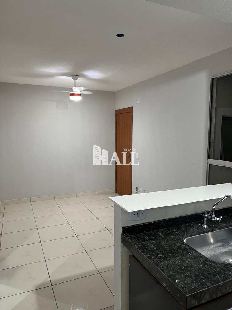 Apartamento à venda com 2 quartos, 42m² - Foto 2