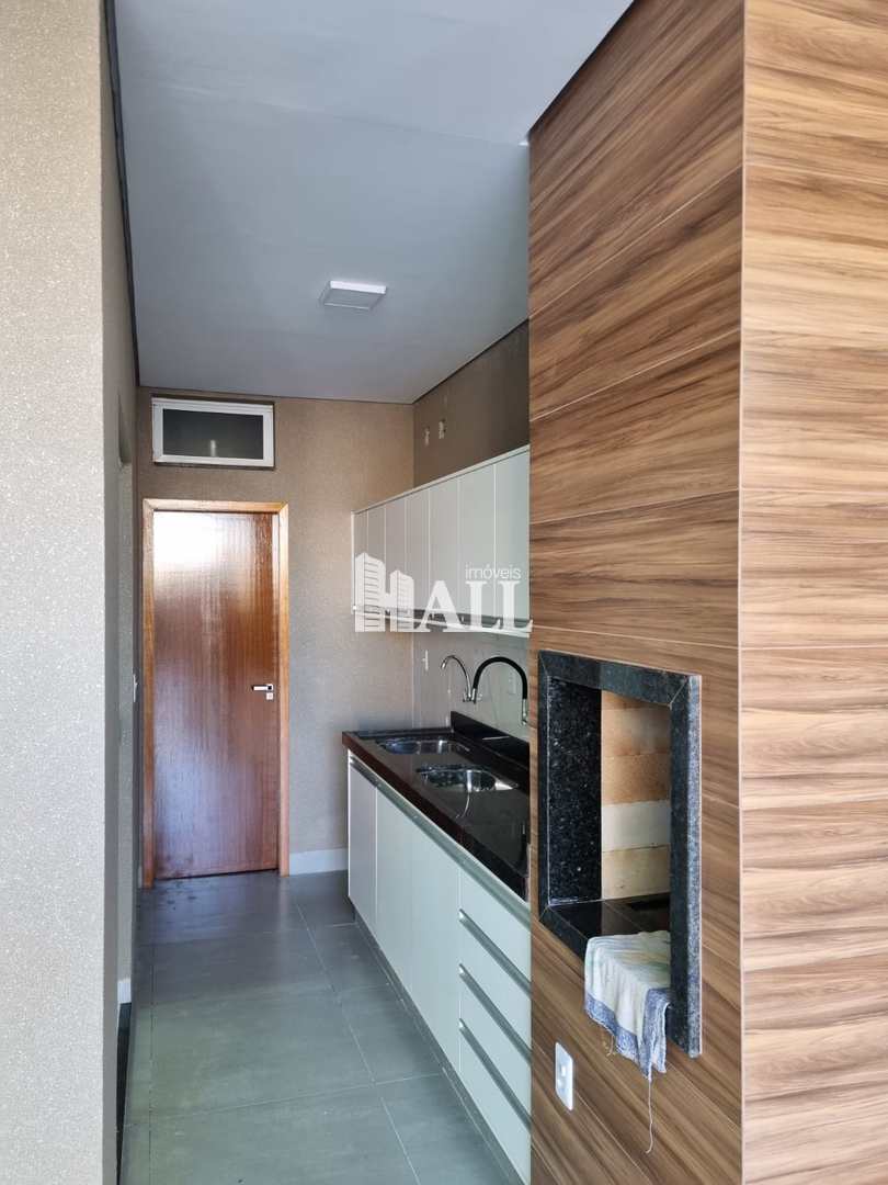 Casa à venda com 3 quartos, 124m² - Foto 1