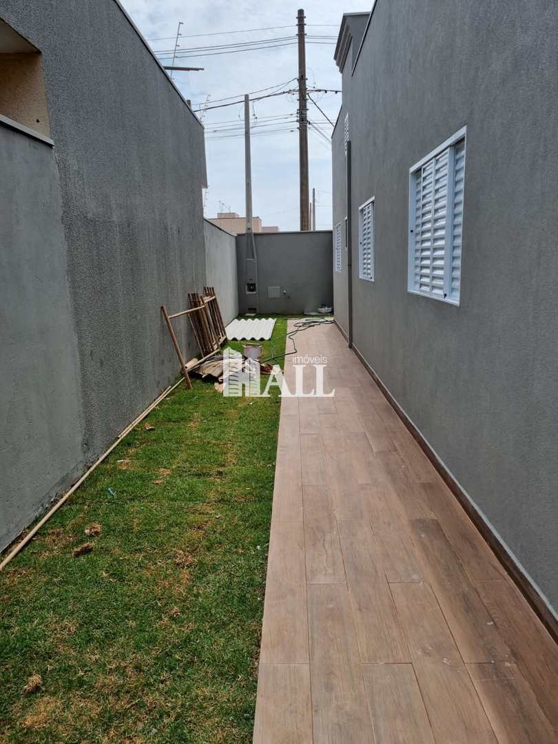 Casa à venda com 3 quartos, 111m² - Foto 2