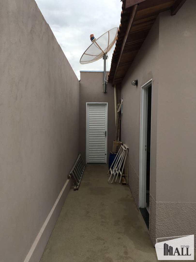 Casa à venda com 2 quartos, 200m² - Foto 17