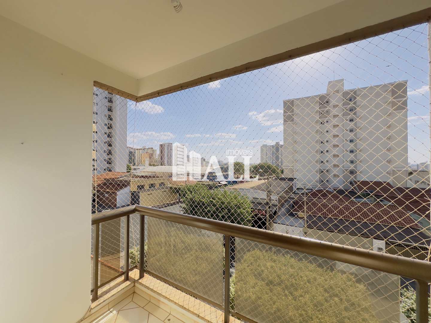 Apartamento à venda com 3 quartos, 98m² - Foto 2