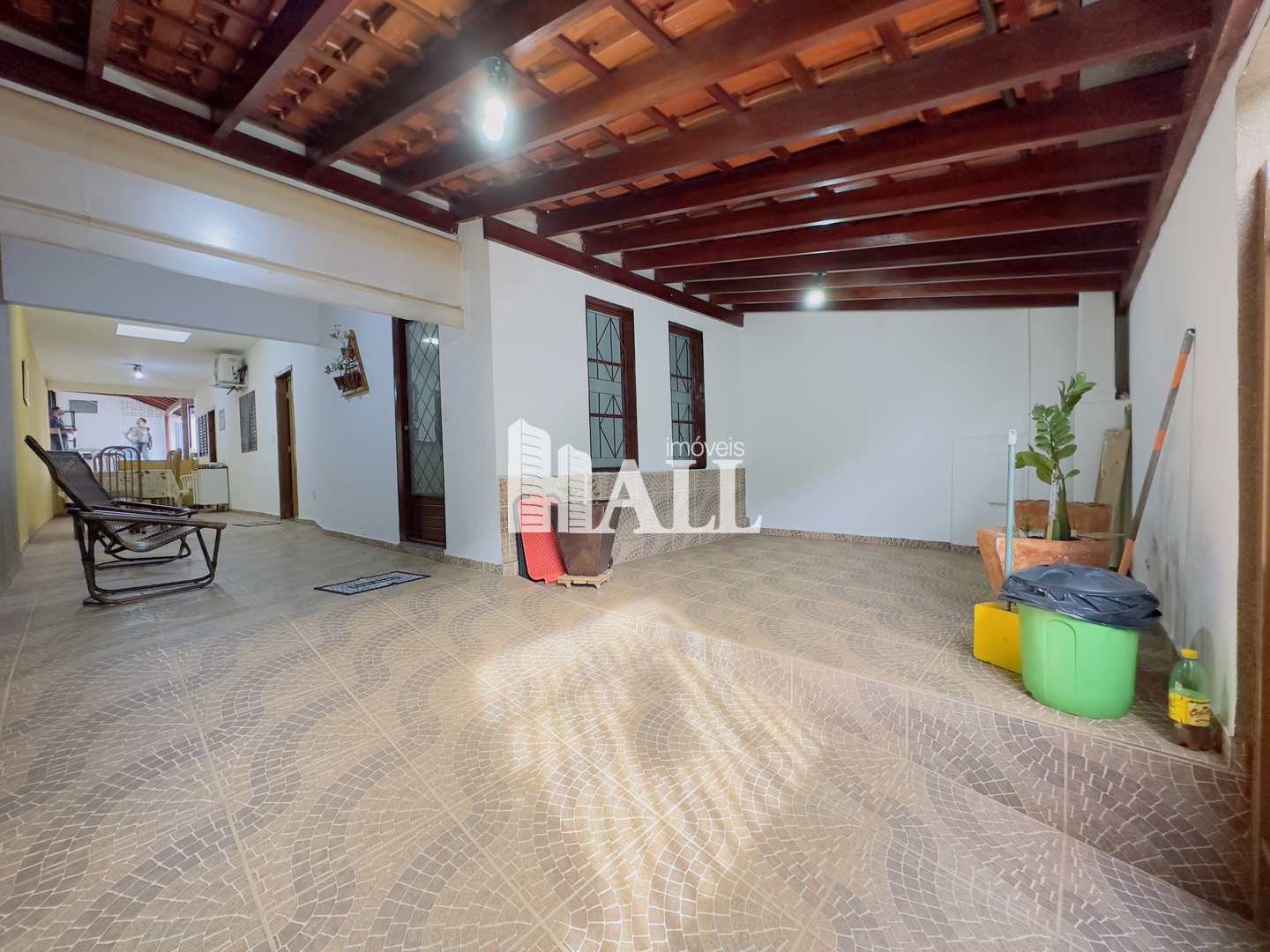 Casa à venda com 2 quartos, 164m² - Foto 1