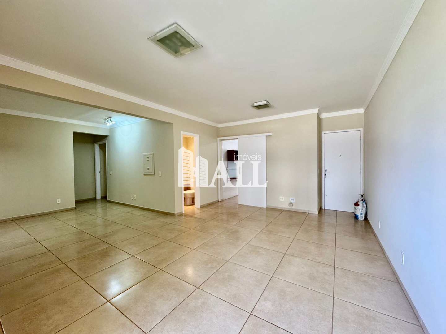 Apartamento à venda com 3 quartos, 107m² - Foto 2