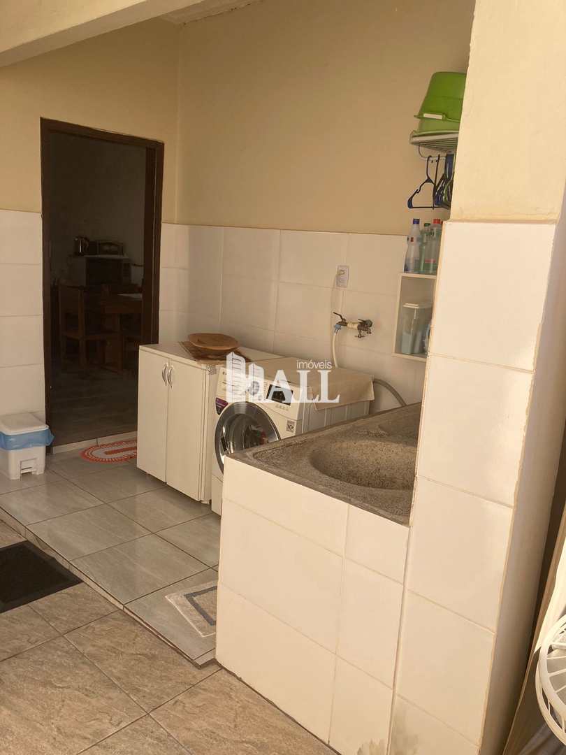 Casa à venda com 2 quartos, 200m² - Foto 2