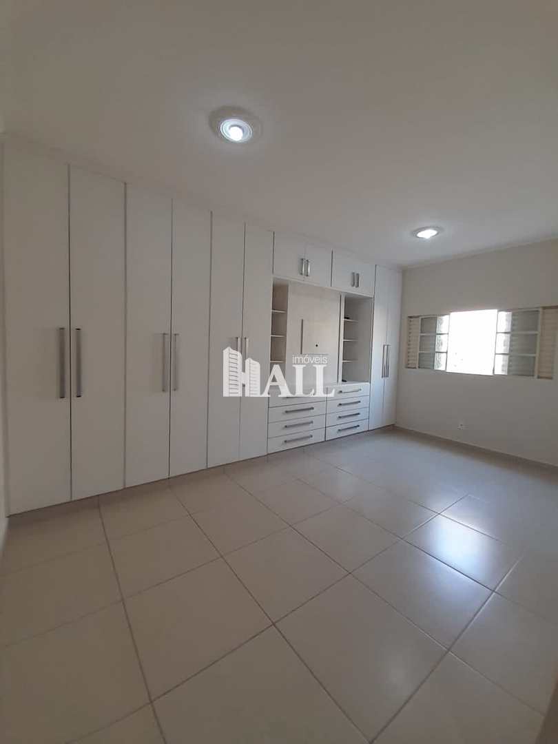 Casa à venda com 3 quartos, 212m² - Foto 2