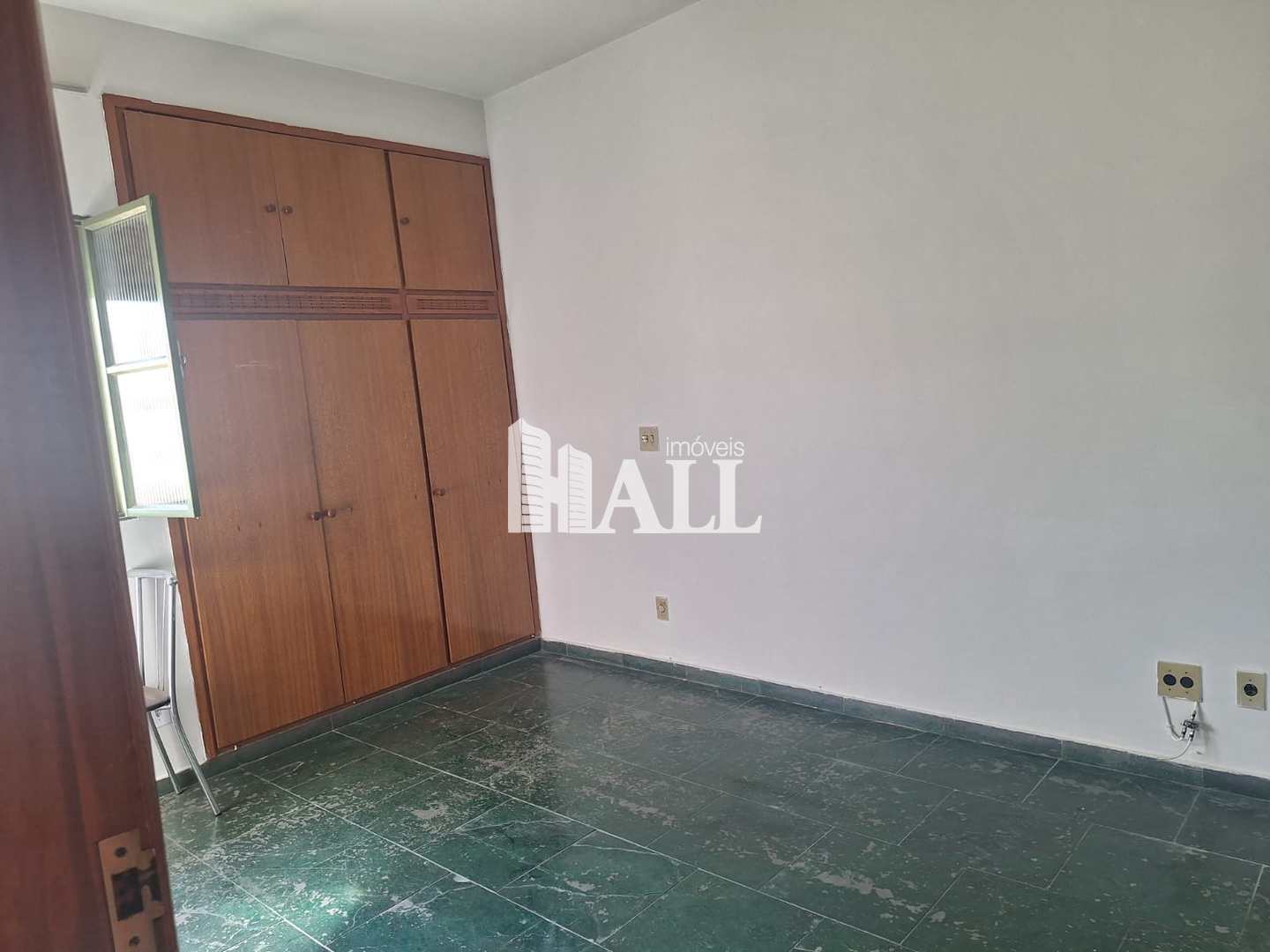 Apartamento à venda com 3 quartos, 87m² - Foto 2