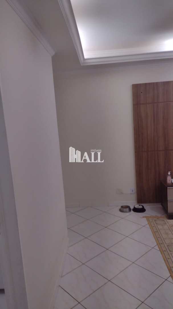 Apartamento à venda com 2 quartos, 70m² - Foto 2