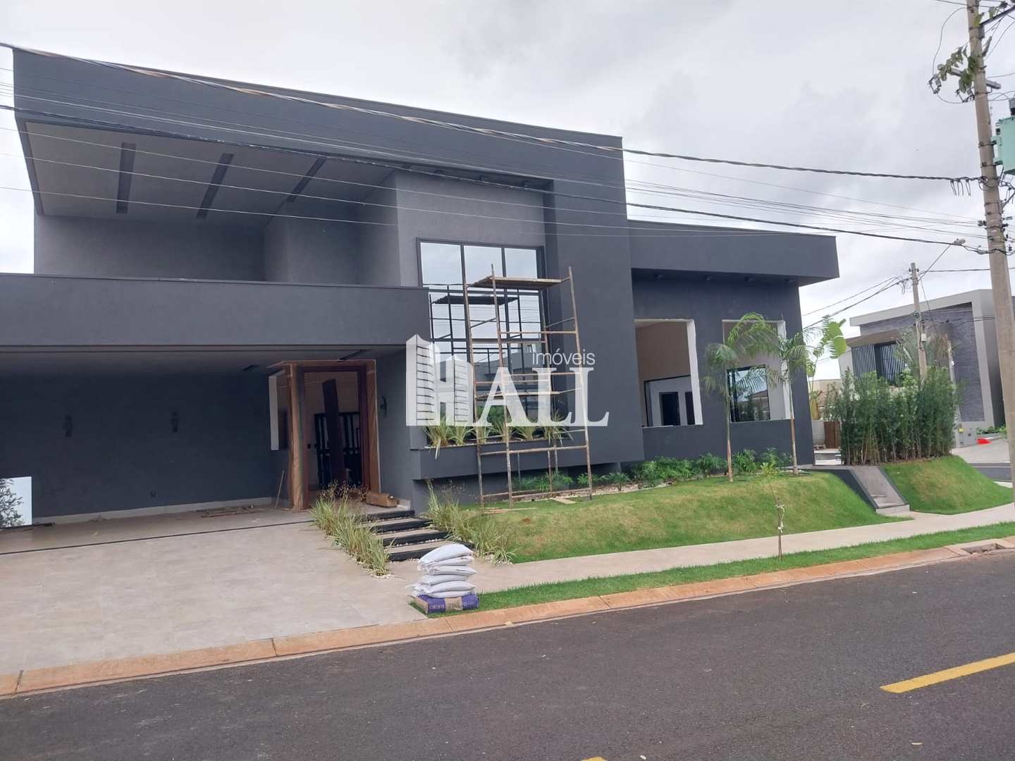 Casa de Condomínio à venda com 3 quartos, 238m² - Foto 2