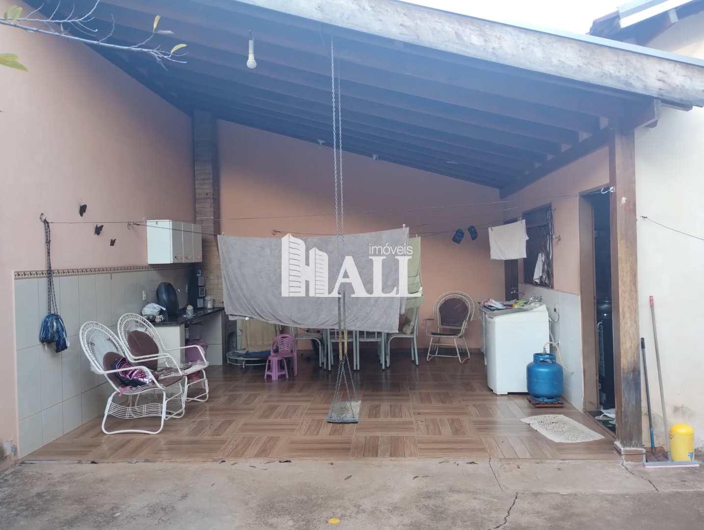 Casa à venda com 2 quartos, 120m² - Foto 1