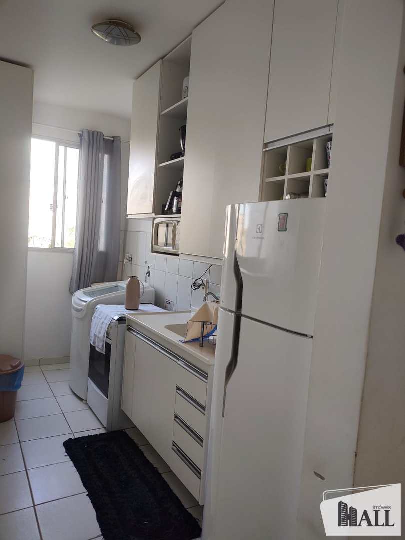 Apartamento à venda com 2 quartos, 44m² - Foto 3