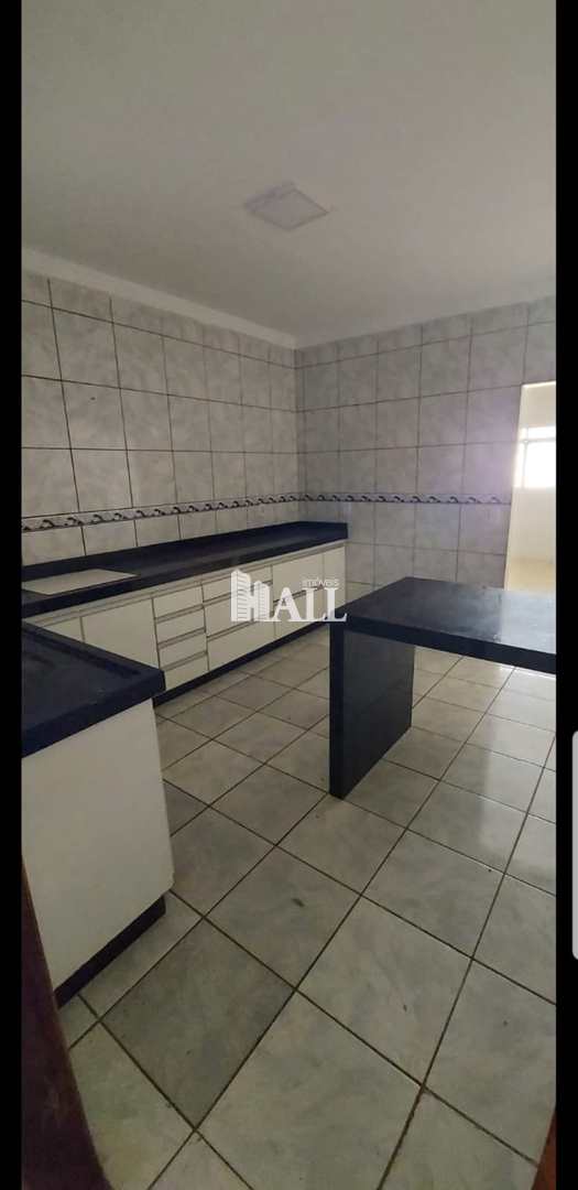 Casa à venda com 3 quartos, 200m² - Foto 1