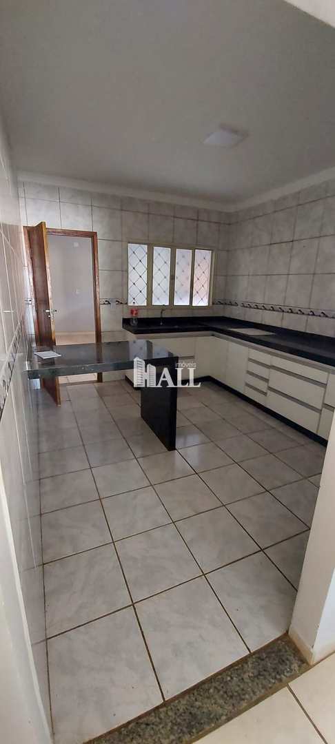 Casa à venda com 3 quartos, 200m² - Foto 3