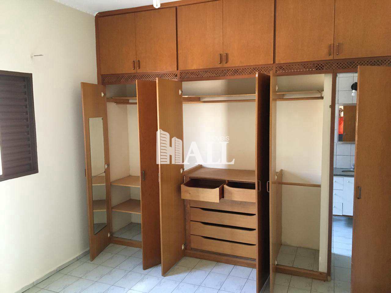 Casa à venda com 3 quartos, 180m² - Foto 2