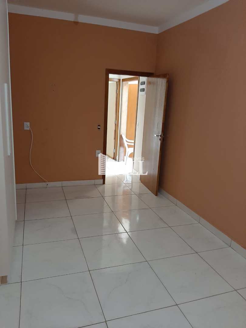 Casa à venda com 3 quartos, 250m² - Foto 4